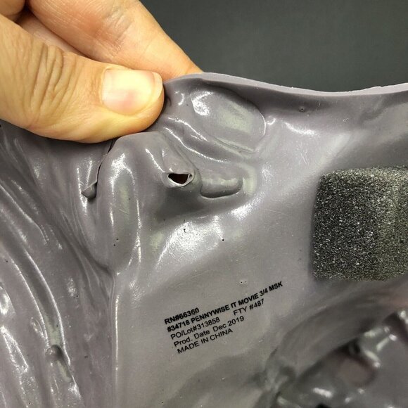 Pennywise Latex Half Mask Adult Size Evil Clown Circus Scary Halloween Costume - Picture 10 of 10